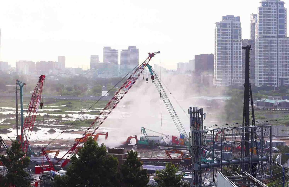 Dự án vẫn triển khai liên tục trong cơn mưa chiều ngày 17/6.