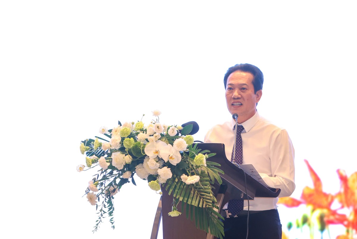 Ông Trần Văn Thắng, Chủ tịch Hiệp hội Doanh nghiệp thành phố Hải Phòng, Chủ tịch Hội đồng quản trị Tập đoàn Sao Đỏ phát biểu tại Hội nghị