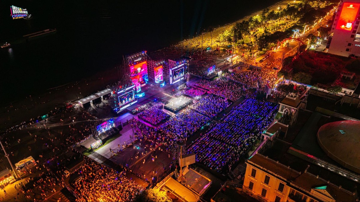 Đại nhạc hội Mega Booming - Charmora City do Sun Group tài trợ thu hút gần 30.000 khán giả.