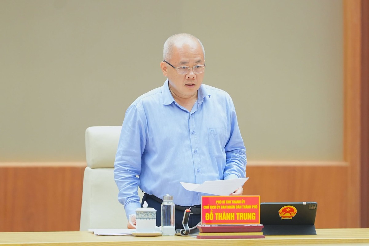 Ông Đỗ Thành Trung, Chủ tịch UBND TP. Hải Phòng phát biểu tại phiên họp thường kỳ.