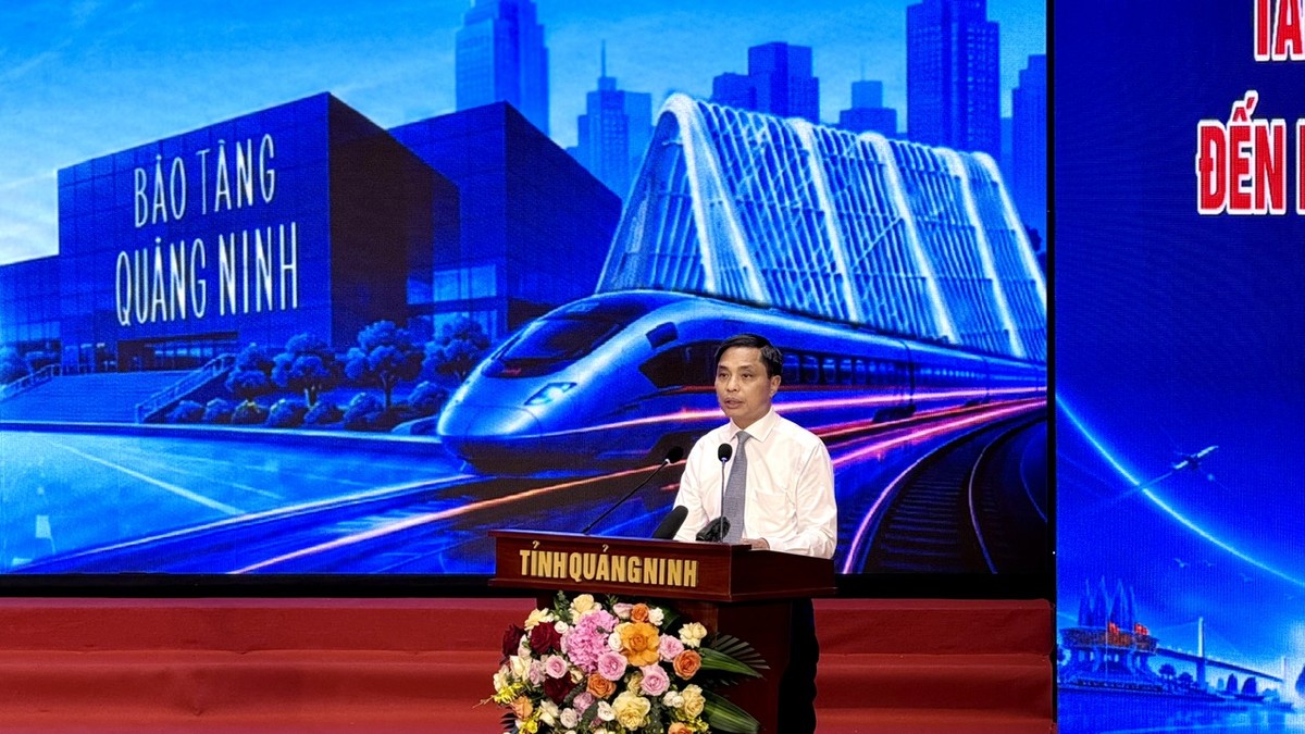 Ông Vũ Văn Diện, Phó Chủ tịch Thường trực UBND tỉnh Quảng Ninh đã công bố các quy hoạch. Ảnh: Quỳnh Nga Ông Vũ Văn Diện, Phó Chủ tịch Thường trực UBND tỉnh Quảng Ninh đã công bố các quy hoạch. Ảnh: Quỳnh Nga