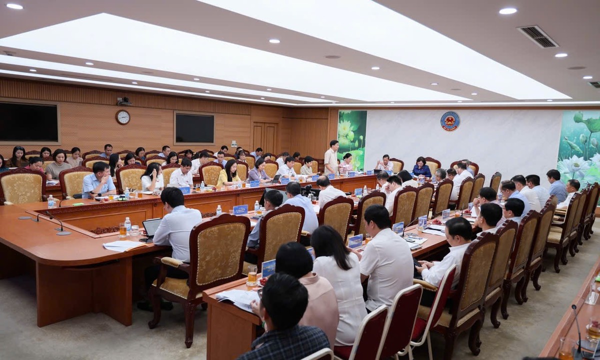 Toàn cảnh buổi làm việc. Ảnh: Mạnh Tuấn.