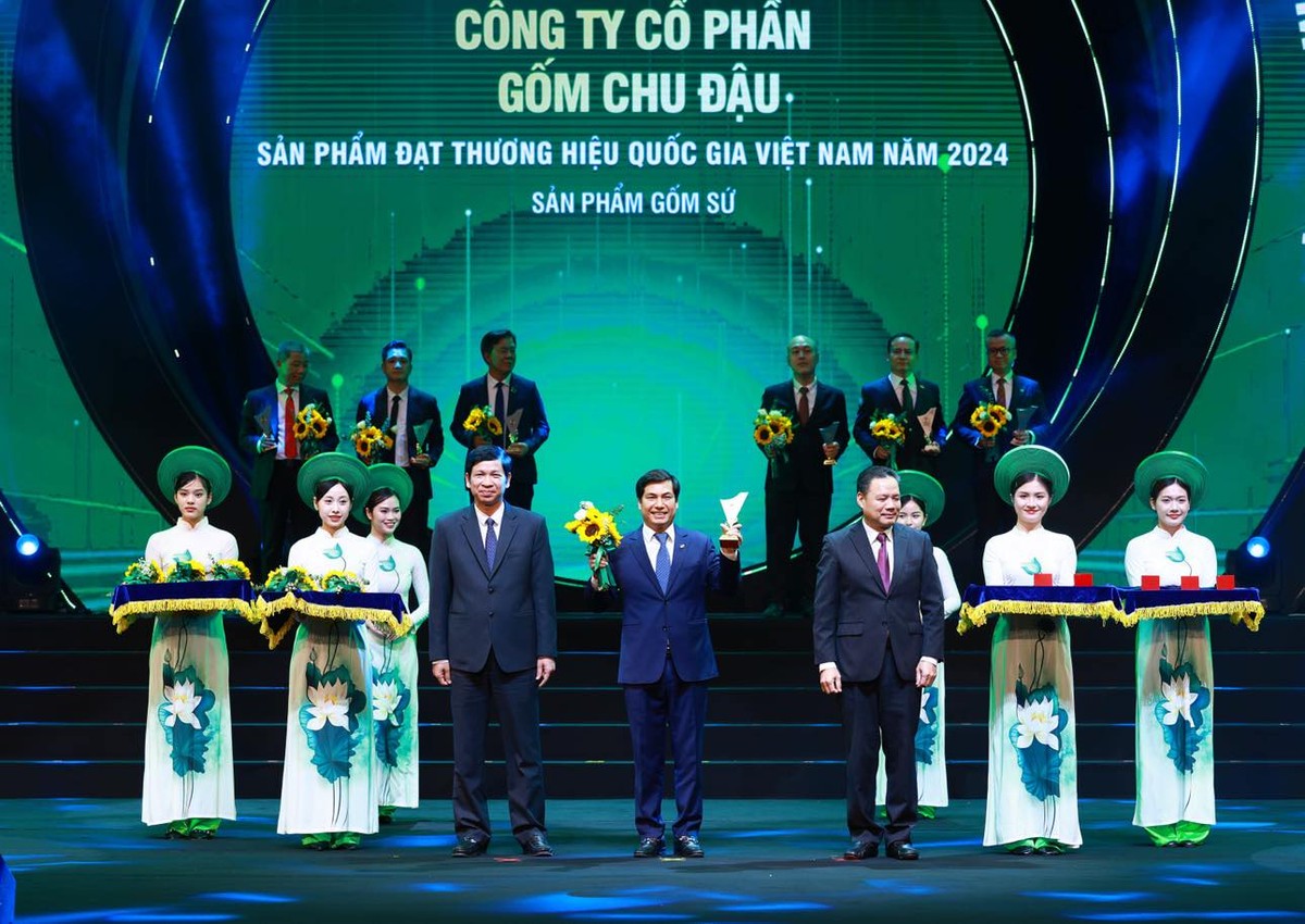 Môi trường sản xuất an toàn, ổn định góp phần giúp Gốm Chu Đậu nhiều năm liên tiếp đạt danh hiệu Thương hiệu Quốc gia