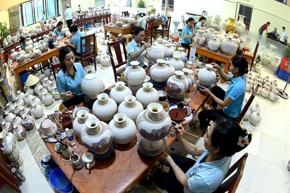 Nghệ nhân Gốm Chu Đậu được đảm bảo cuộc sống để có thể dồn tâm huyết tiếp tục gìn giữ nghệ thuật gốm sứ truyền thống