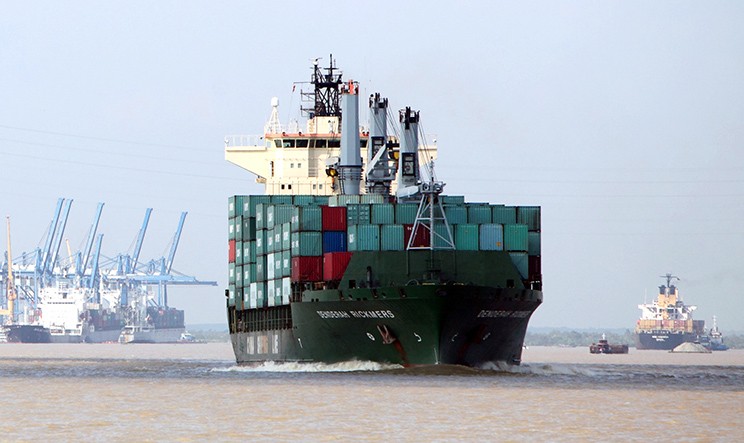 Hoạt động logistics ngày càng sôi động, đáp ứng nhu cầu lưu thông hàng hóa của nền kinh tế quy mô lớn. Hoạt động logistics ngày càng sôi động, đáp ứng nhu cầu lưu thông hàng hóa của nền kinh tế quy mô lớn.