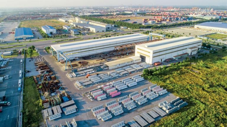 Điện mặt trời áp mái trên các khu sản xuất và các trang trại điện mặt trời mini tại DEEP C Hải Phòng II. Điện mặt trời áp mái trên các khu sản xuất và các trang trại điện mặt trời mini tại DEEP C Hải Phòng II.