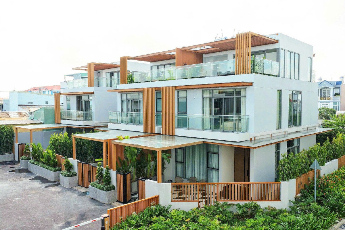 Cụm biệt thự The 6 Villas tại Urban Green đã hoàn thiện mặt ngoài. Ảnh: Kusto Home Cụm biệt thự The 6 Villas tại Urban Green đã hoàn thiện mặt ngoài. Ảnh: Kusto Home