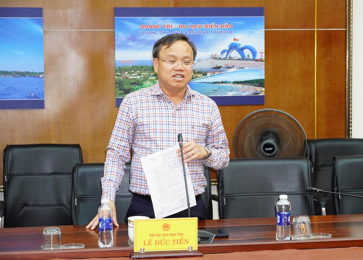 Phó Chủ tịch UBND tỉnh Quảng Trị Lê Đức Tiến phát biểu chỉ đạo tại cuộc họp. Ảnh: Trường Nhật