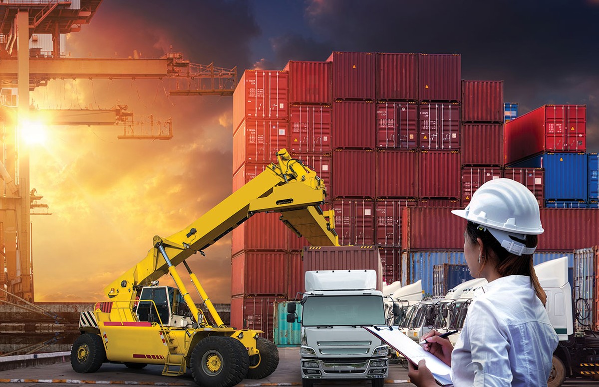 Nhập siêu tăng mạnh trong 6 tháng đầu năm khiến bộ đệm dự trữ ngoại hối mỏng đi
