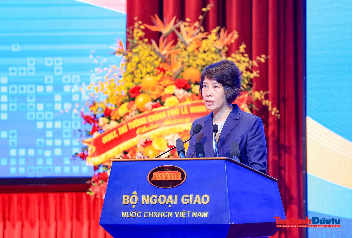 Thứ trưởng Nguyễn Thị Bích Ngọc phát biểu tại phiên họp. Ảnh: Đức Thanh