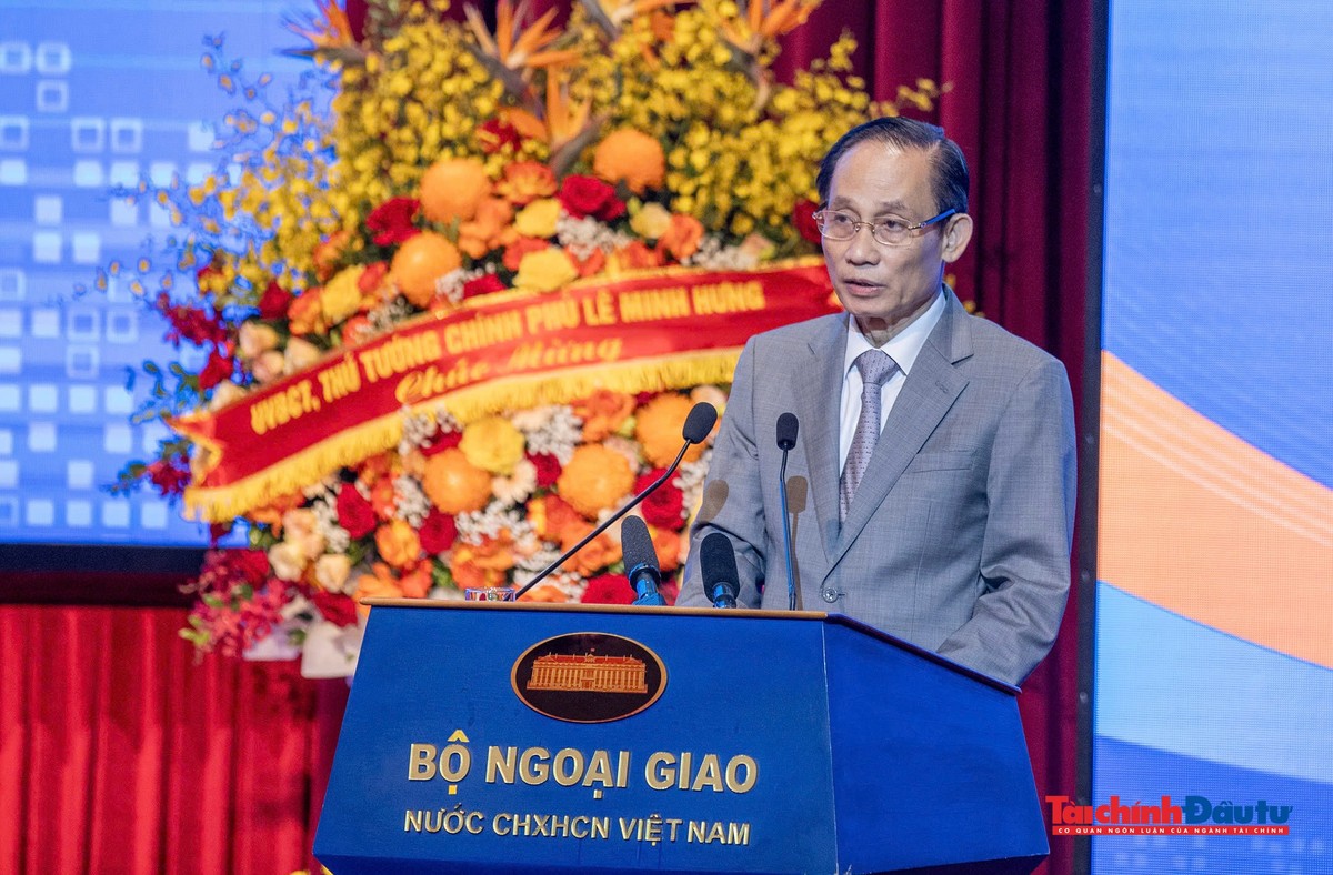 Bộ trưởng Bộ Ngoại giao Lê Hoài Trung phát biểu khai mạc hội nghị.