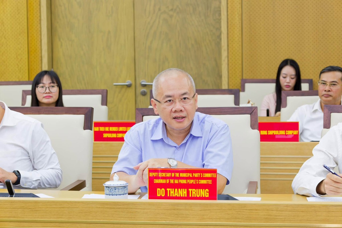 Ông Đỗ Thành Trung, Chủ tịch UBND TP. Hải Phòng phát biểu tại cuộc làm việc với Đoàn doanh nghiệp và các nhà đầu tư Hoa Kỳ