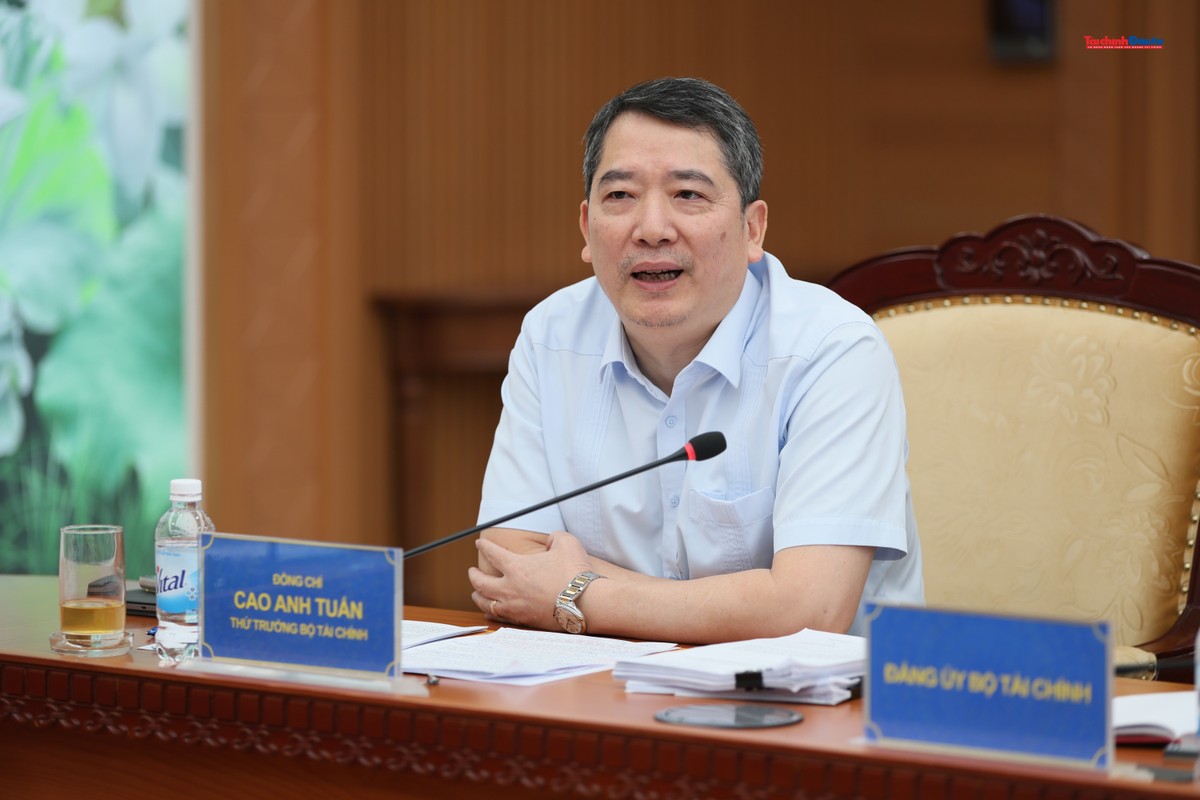 Thứ trưởng Bộ Tài chính Cao Anh Tuấn yêu cầu các đơn vị cần chủ động hơn, phối hợp chặt chẽ hơn. Thứ trưởng Bộ Tài chính Cao Anh Tuấn yêu cầu các đơn vị cần chủ động hơn, phối hợp chặt chẽ hơn.