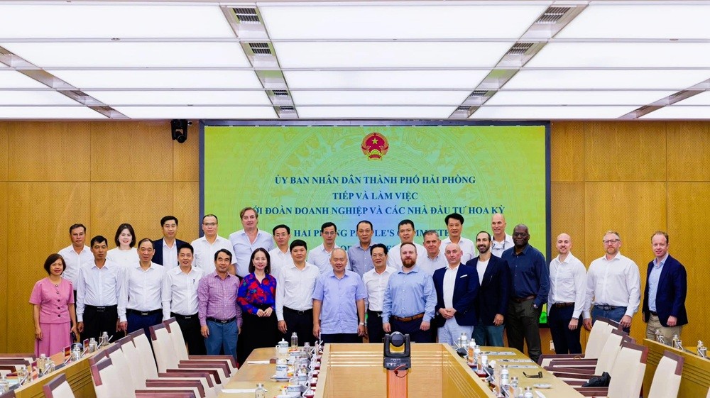 Các đại biểu chụp ảnh lưu niệm