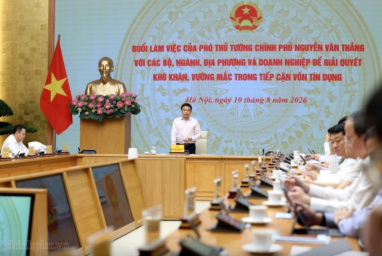 Phó Thủ tướng đặc biệt lưu ý không chỉ quan tâm tới lãi suất công bố mà phải quan tâm đến chi phí vốn thực tế doanh nghiệp phải trả - Ảnh: chinhphu.vn. Phó Thủ tướng đặc biệt lưu ý không chỉ quan tâm tới lãi suất công bố mà phải quan tâm đến chi phí vốn thực tế doanh nghiệp phải trả - Ảnh: chinhphu.vn.