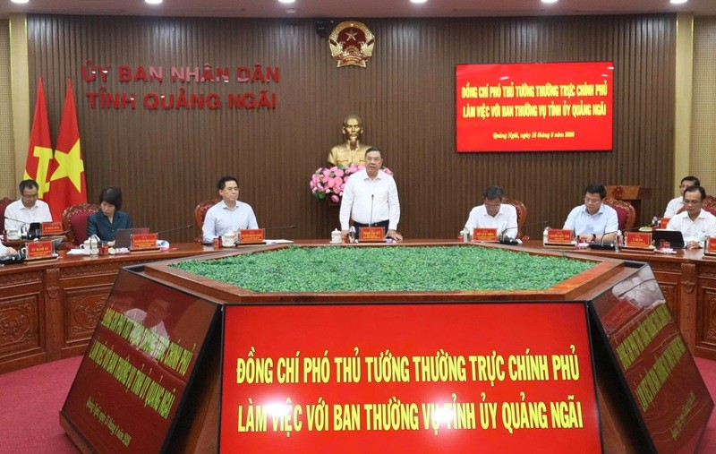 Phó Thủ tướng Thường trực Chính phủ Phạm Gia Túc làm việc với Ban Thường vụ Tỉnh ủy Quảng Ngãi.