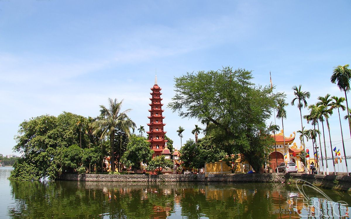 Hồ Tây là chốn nương tựa tinh thần, miền ký ức chứa đựng hệ thống di sản vật thể đồ sộ. Nguồn: Cục du lịch quốc gia Việt Nam