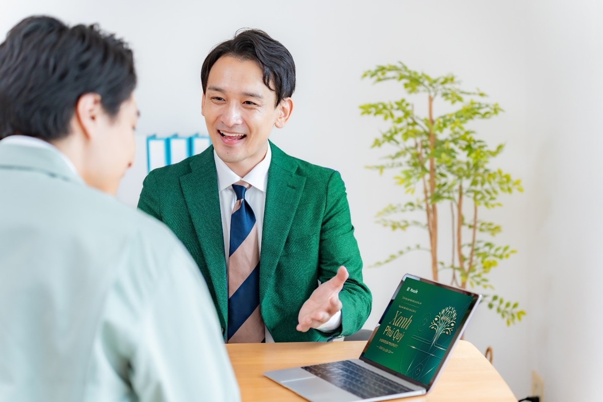 Sản phẩm bảo hiểm liên kết đơn vị Xanh Phú Quý được nhiều người thuộc thế hệ “sandwich” quan tâm để bảo vệ và tích lũy tài chính cho giai đoạn hưu trí. Ảnh Hà Hằng.