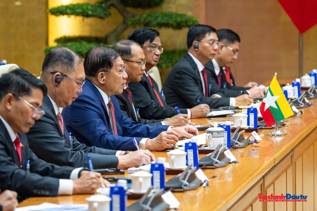 Tổng thống Myanmar Min Aung Hlaing phát biểu tại buổi hội kiến. Tổng thống Myanmar Min Aung Hlaing phát biểu tại buổi hội kiến.