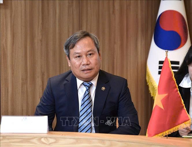 Chủ tịch UBND TP. Hà Nội Vũ Đại Thắng tại buổi làm việc với Thị trưởng Seoul Oh Se-hoon. Ảnh: TTXVN Chủ tịch UBND TP. Hà Nội Vũ Đại Thắng tại buổi làm việc với Thị trưởng Seoul Oh Se-hoon. Ảnh: TTXVN