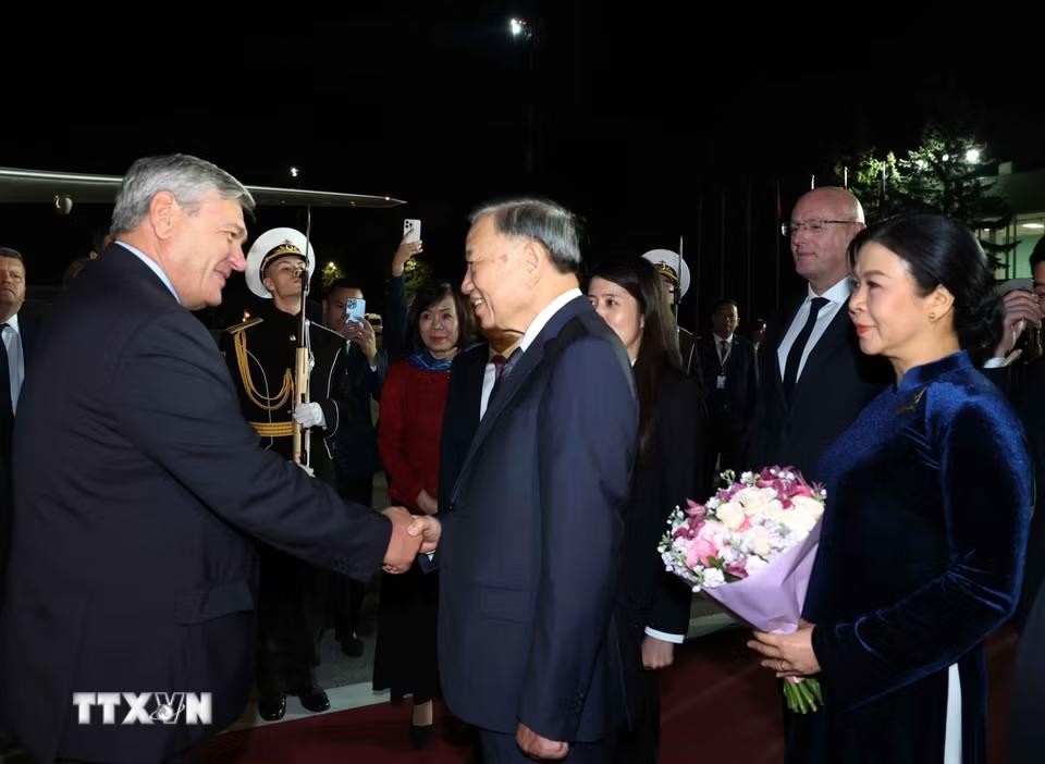 Lễ tiễn Tổng Bí thư, Chủ tịch nước Tô Lâm và Phu nhân tại sân bay Vnukovo, thủ đô Moscow. (Ảnh: Thống Nhất/TTXVN) Lễ tiễn Tổng Bí thư, Chủ tịch nước Tô Lâm và Phu nhân tại sân bay Vnukovo, thủ đô Moscow. (Ảnh: Thống Nhất/TTXVN)