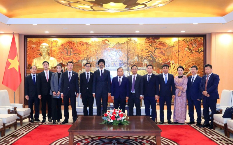 Các đại biểu chụp hình lưu niệm tại buổi tiếp.