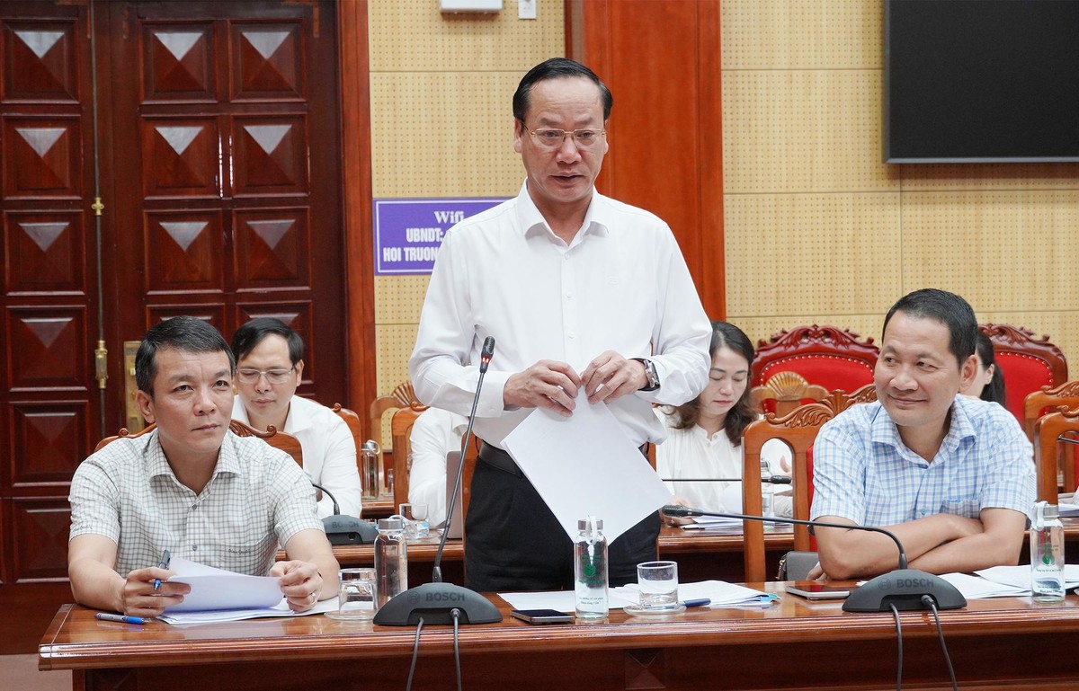 Ông Nguyễn Xuân Đạt, Giám đốc Sở Tài chính Quảng Trị báo cáo tại buổi làm việc. Ảnh: Mai Anh