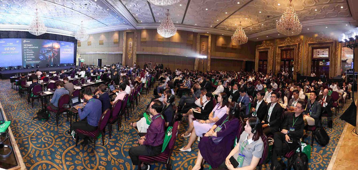 Toàn cảnh diễn đàn.