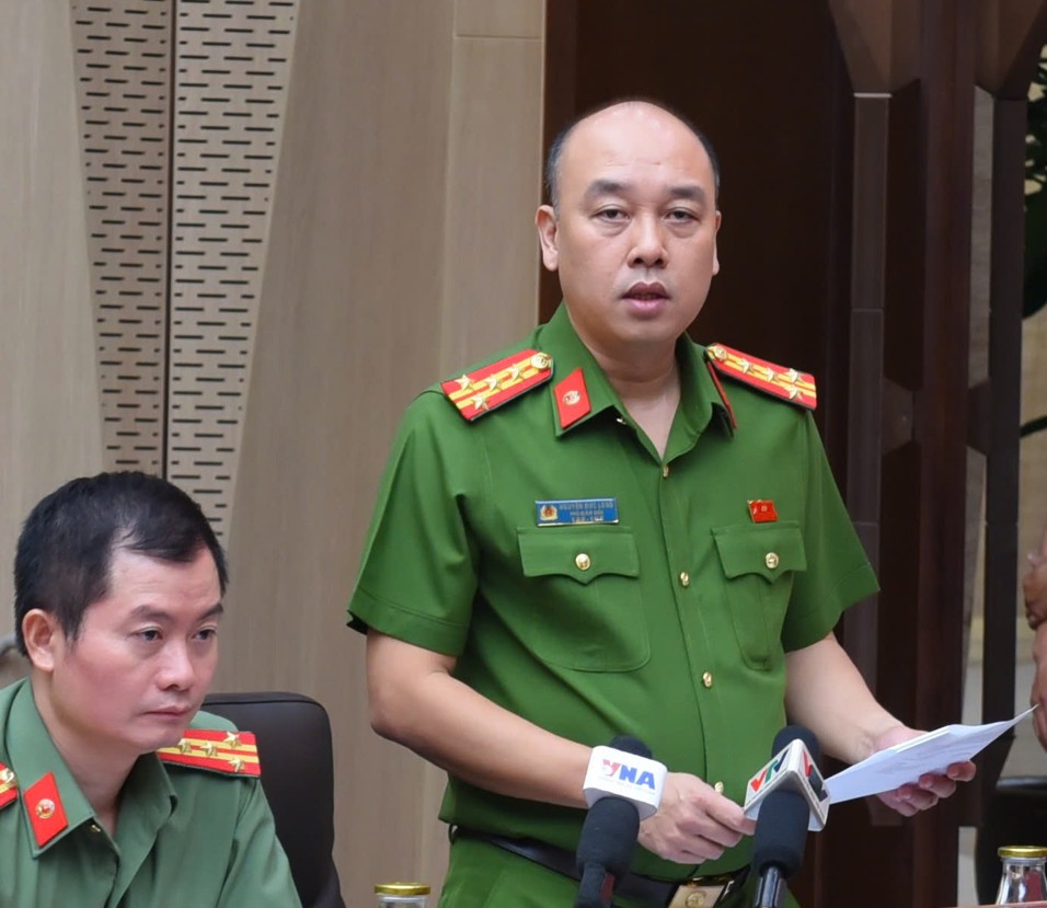 Đại tá Nguyễn Đức Long, Phó giám đốc Công an TP. Hà Nội. Đại tá Nguyễn Đức Long, Phó giám đốc Công an TP. Hà Nội.