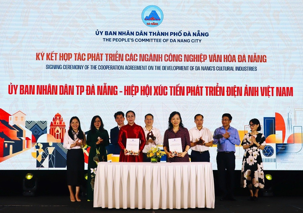 UBND thành phố và Hiệp hội Xúc tiến phát triển điện ảnh Việt Nam ký kết hợp tác phát triển điện ảnh và xây dựng Đà Nẵng trở thành điểm đến của các dự án sản xuất phim trong nước và quốc tế.