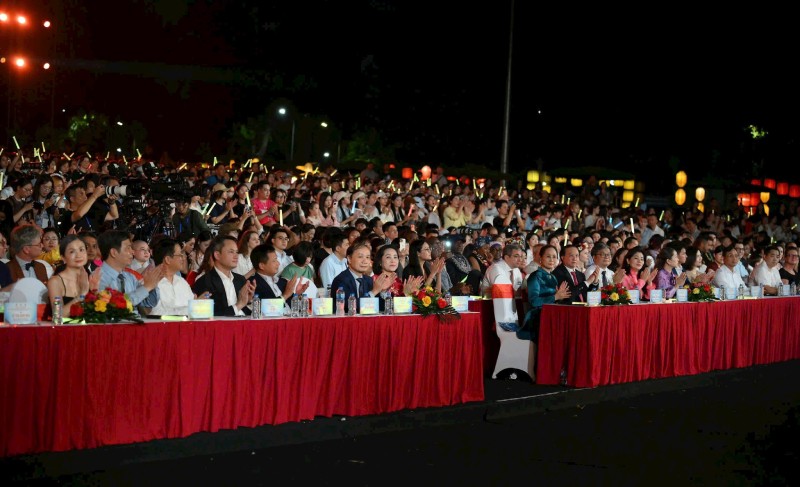 Các đại biểu tham dự chương trình. Ảnh: Văn Tuyến. Các đại biểu tham dự chương trình. Ảnh: Văn Tuyến.