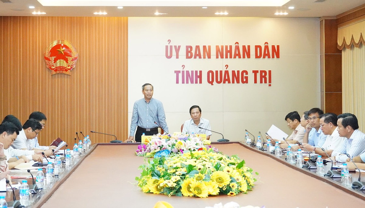 Phó Bí thư Tỉnh ủy, Chủ tịch HĐND tỉnh Quảng Trị Nguyễn Đăng Quang (trái ảnh) và Phó Chủ tịch Thường trực UBND tỉnh Hoàng Nam (phải ảnh) chủ trì buổi làm việc. Ảnh: Trường Nhật Phó Bí thư Tỉnh ủy, Chủ tịch HĐND tỉnh Quảng Trị Nguyễn Đăng Quang (trái ảnh) và Phó Chủ tịch Thường trực UBND tỉnh Hoàng Nam (phải ảnh) chủ trì buổi làm việc. Ảnh: Trường Nhật