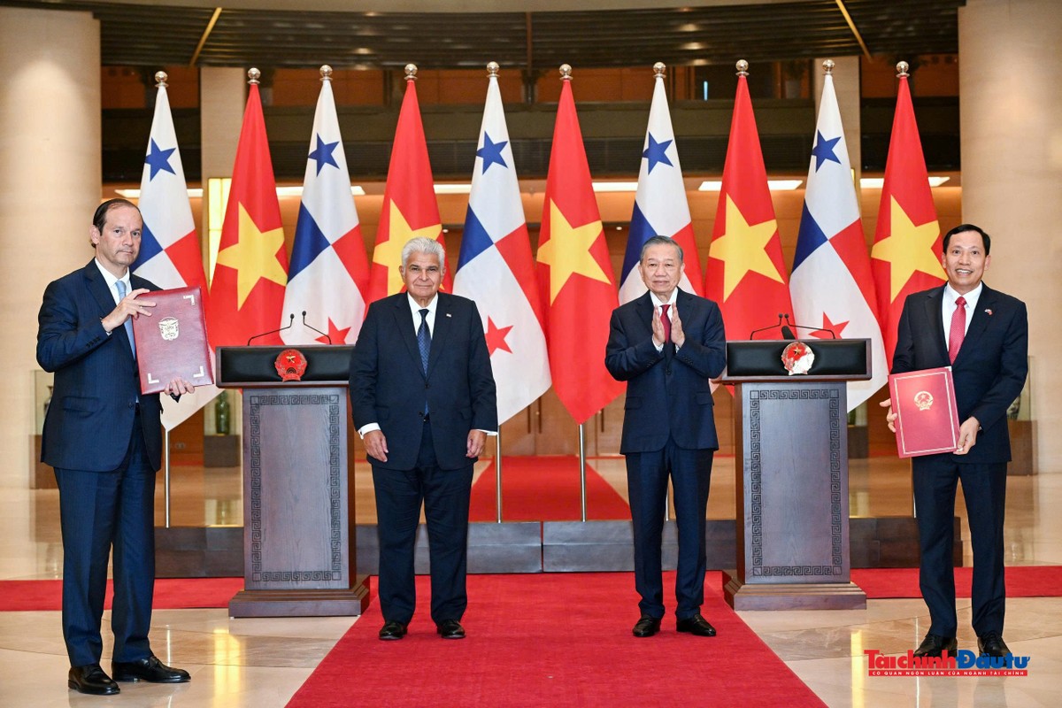 Tổng Bí thư, Chủ tịch nước Tô Lâm và Tổng thống Panama chứng kiến Lễ trao các văn kiện hợp tác