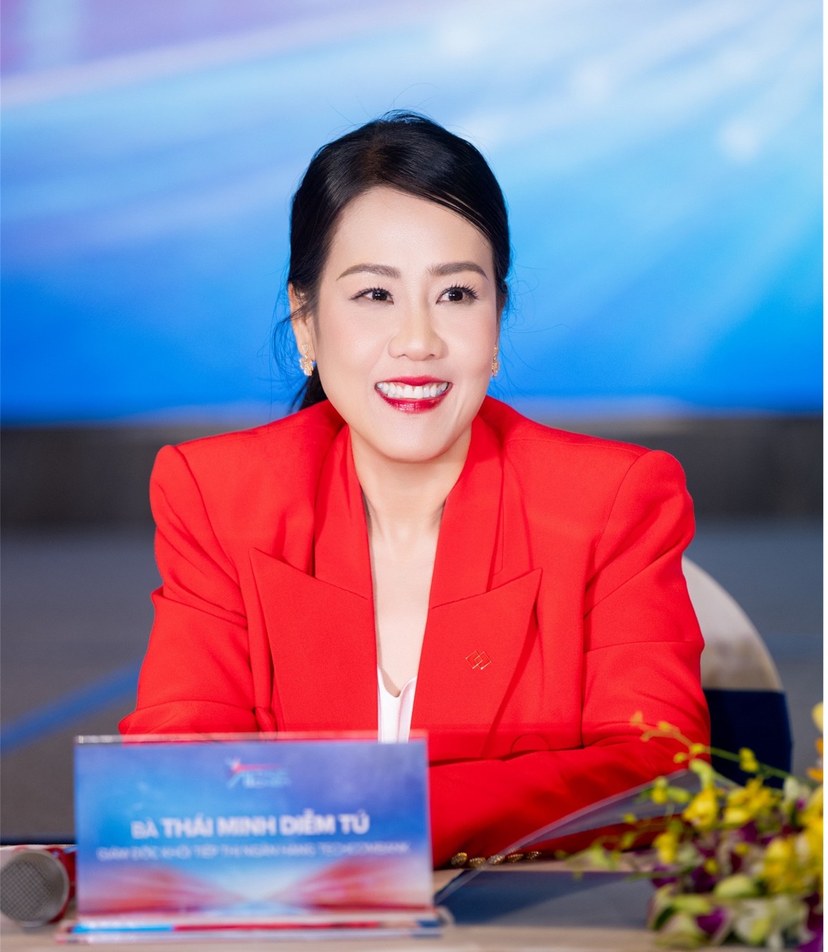 Bà Thái Minh Diễm Tú, Giám đốc Khối Tiếp thị Techcombank, đồng Trưởng Ban Tổ chức AI Thực chiến mùa 2, chia sẻ tại chương trình. Ảnh: BTC.