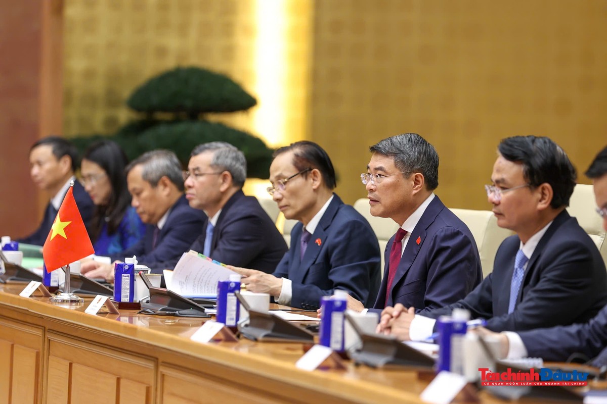 Thủ tướng Chính phủ Lê Minh Hưng phát biểu tại buổi hội kiến Tổng thống Thụy Sĩ Guy Parmelin. Thủ tướng Chính phủ Lê Minh Hưng phát biểu tại buổi hội kiến Tổng thống Thụy Sĩ Guy Parmelin.