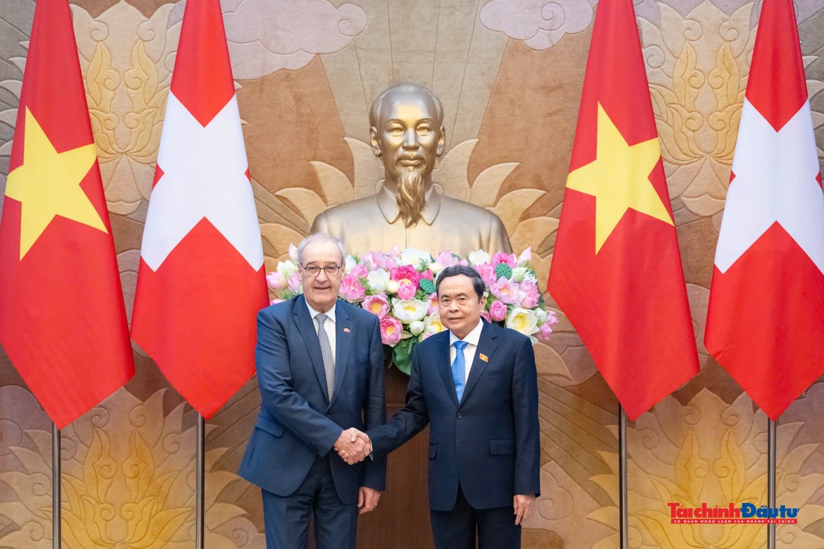 Chủ tịch Quốc hội Trần Thanh Mẫn hội kiến Tổng thống Thụy Sĩ. Chủ tịch Quốc hội Trần Thanh Mẫn hội kiến Tổng thống Thụy Sĩ.