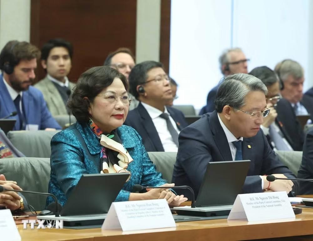 Đại biểu đoàn cấp cao Việt Nam tham dự sự kiện. (Ảnh: Thống Nhất/TTXVN)