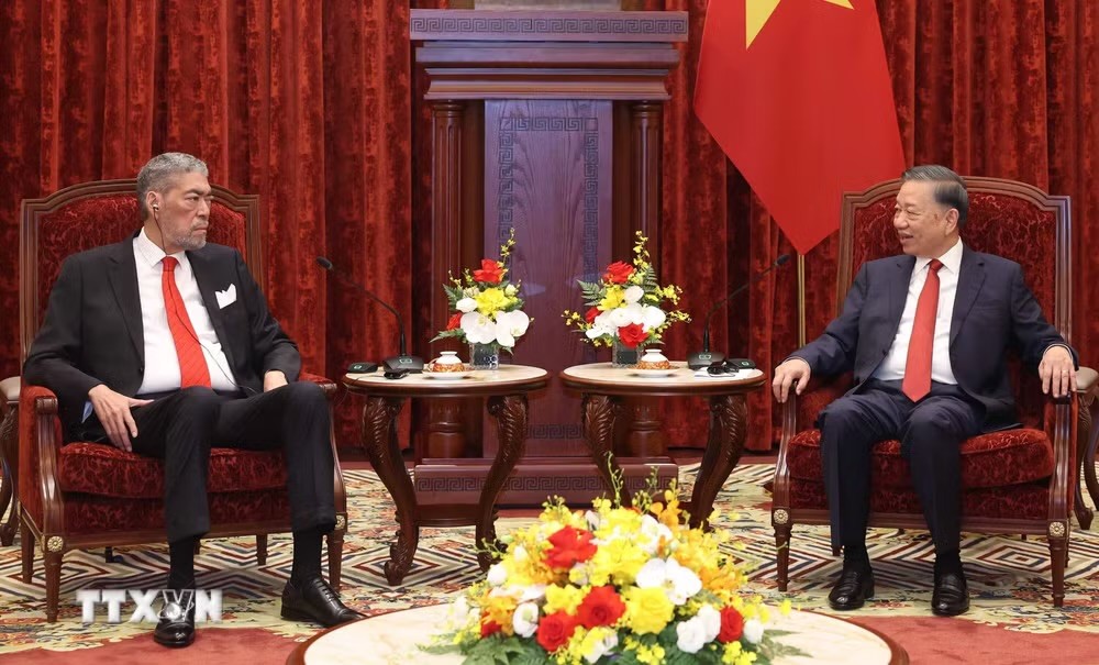 Tổng Bí thư, Chủ tịch nước Tô Lâm tiếp đồng chí Miguel Mejia, Tổng Bí thư Đảng Phong trào Cánh tả Thống nhất (MIU), Bộ trưởng Bộ Chính sách Hội nhập Khu vực của Cộng hòa Dominicana. (Ảnh: Thống Nhất/TTXVN)