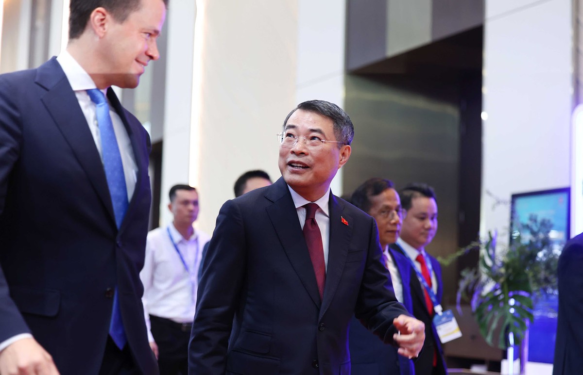Theo chương trình, Thủ tướng sẽ tham gia đối thoại trực tiếp với ông Stephan Mergenthaler, Giám đốc điều hành WEF, về chủ đề “Định vị Việt Nam trong tương lai toàn cầu”. Ảnh: Lê Toàn. Theo chương trình, Thủ tướng sẽ tham gia đối thoại trực tiếp với ông Stephan Mergenthaler, Giám đốc điều hành WEF, về chủ đề “Định vị Việt Nam trong tương lai toàn cầu”. Ảnh: Lê Toàn.