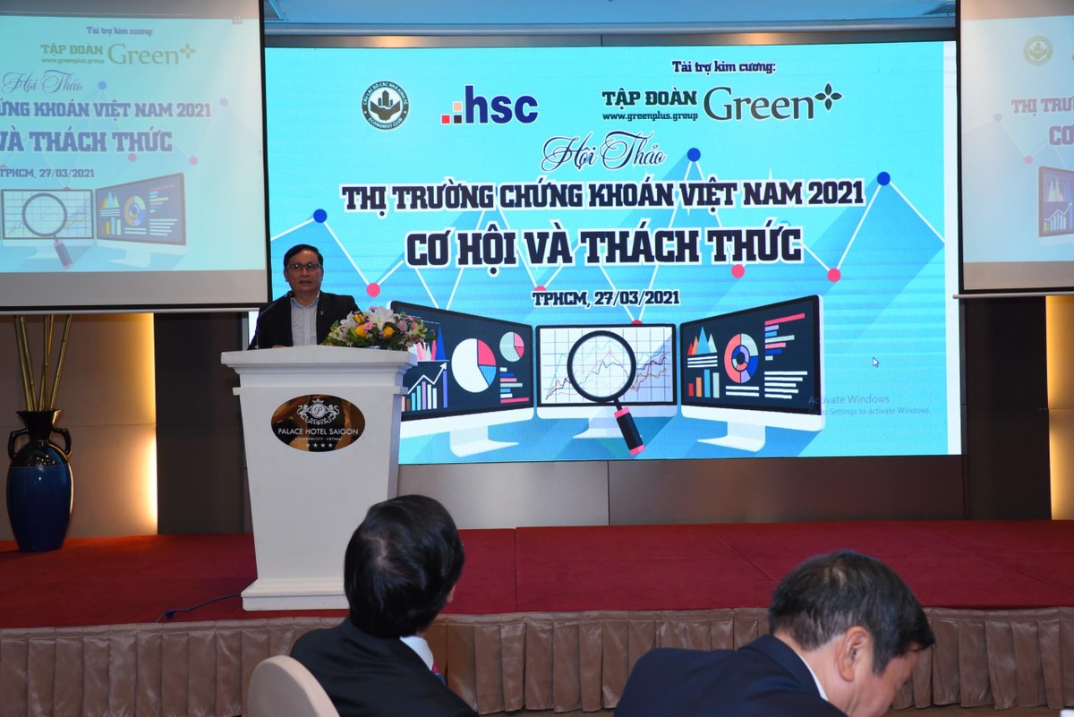 TS. Nguyễn Sơn, Chủ tịch Trung tâm Lưu ký Chứng khoán phát biểu tại hội thảo.