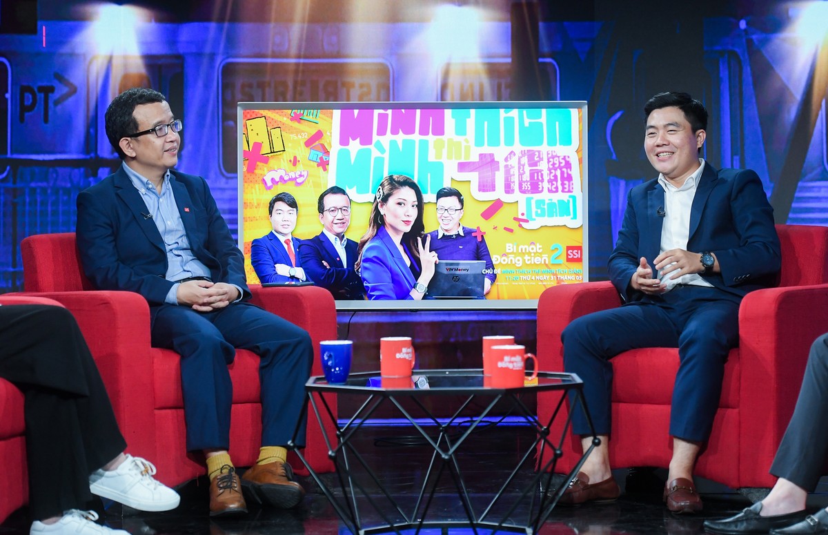 Ông Cường (bên phải) cho rằng, thời điểm này chưa phải là uptrend ngay lập tức để nhà đầu tư có thể lạc quan quá đà