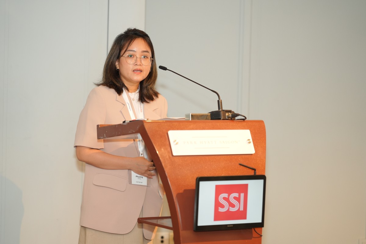 Theo bà Phương, minh bạch là một đặc điểm quan trọng của tài chính xanh để đảm bảo tất cả các bên tuân thủ tốt các tiêu chuẩn đã đặt ra và cam kết với cộng đồng Theo bà Phương, minh bạch là một đặc điểm quan trọng của tài chính xanh để đảm bảo tất cả các bên tuân thủ tốt các tiêu chuẩn đã đặt ra và cam kết với cộng đồng