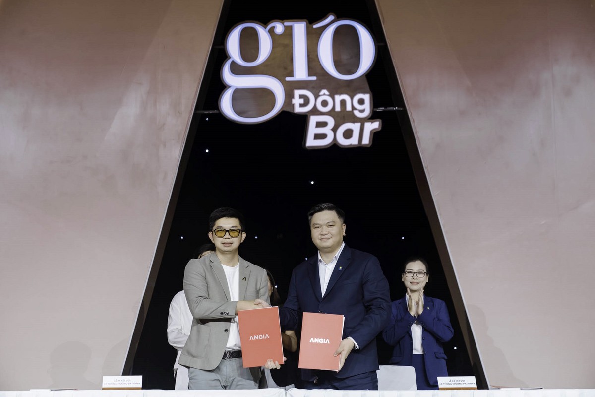 Đại diện An Gia (trái) và Pathway Tuệ Đức ký kết hợp tác