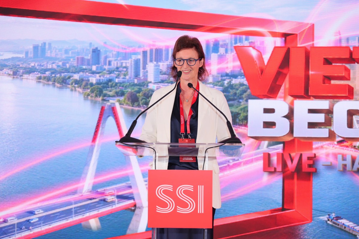 Bà Fiona Bassett, Tổng giám đốc FTSE Russell đánh giá Việt Nam là một hình mẫu cho những quốc gia đang đi trên hành trình nâng hạng Bà Fiona Bassett, Tổng giám đốc FTSE Russell đánh giá Việt Nam là một hình mẫu cho những quốc gia đang đi trên hành trình nâng hạng