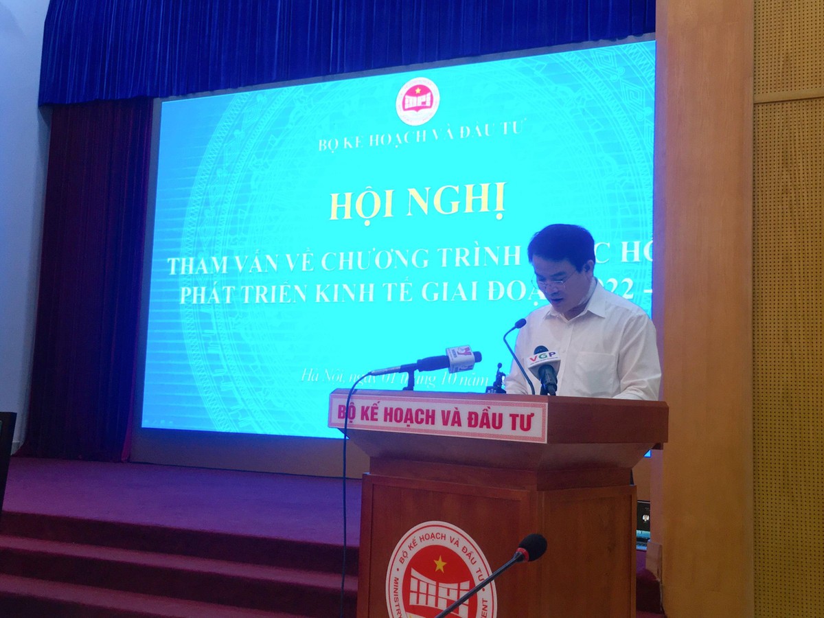 Thứ trưởng Bộ Kế hoạch và Đầu tư Trần Quốc Phương tại hội nghị.