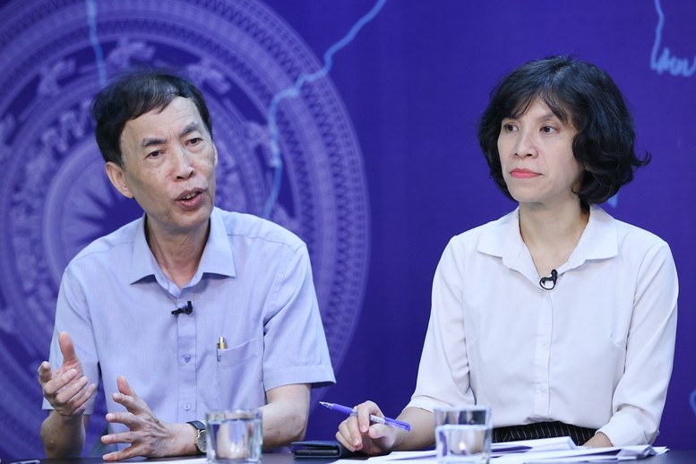 TS. Võ Trí Thành và bà Lại Việt Anh (Ảnh: VGP/Nhật Bắc)