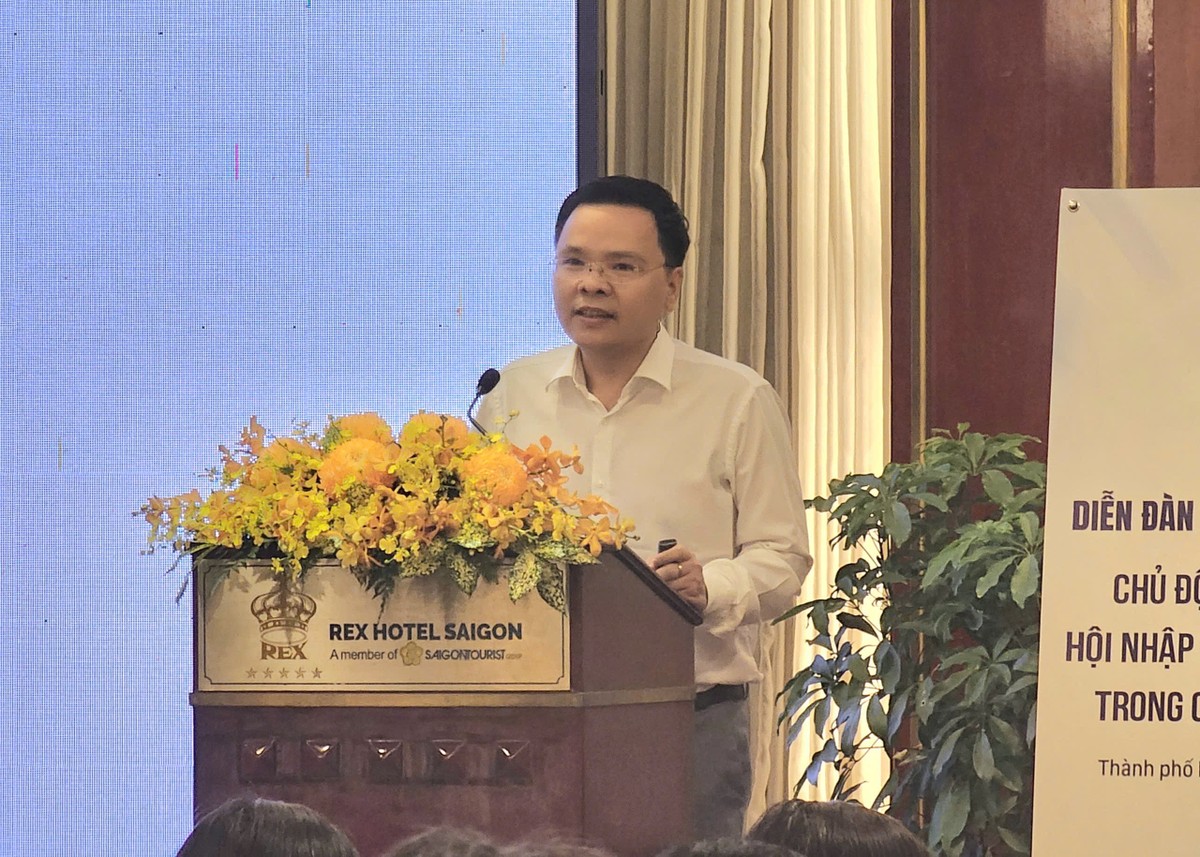 Ông Nguyễn Hữu Trường Hưng, Trưởng phòng Phòng Điều tra Thiệt hại và Tự vệ, Cục Phòng vệ thương mại thông tin chia sẻ tại diễn đàn.