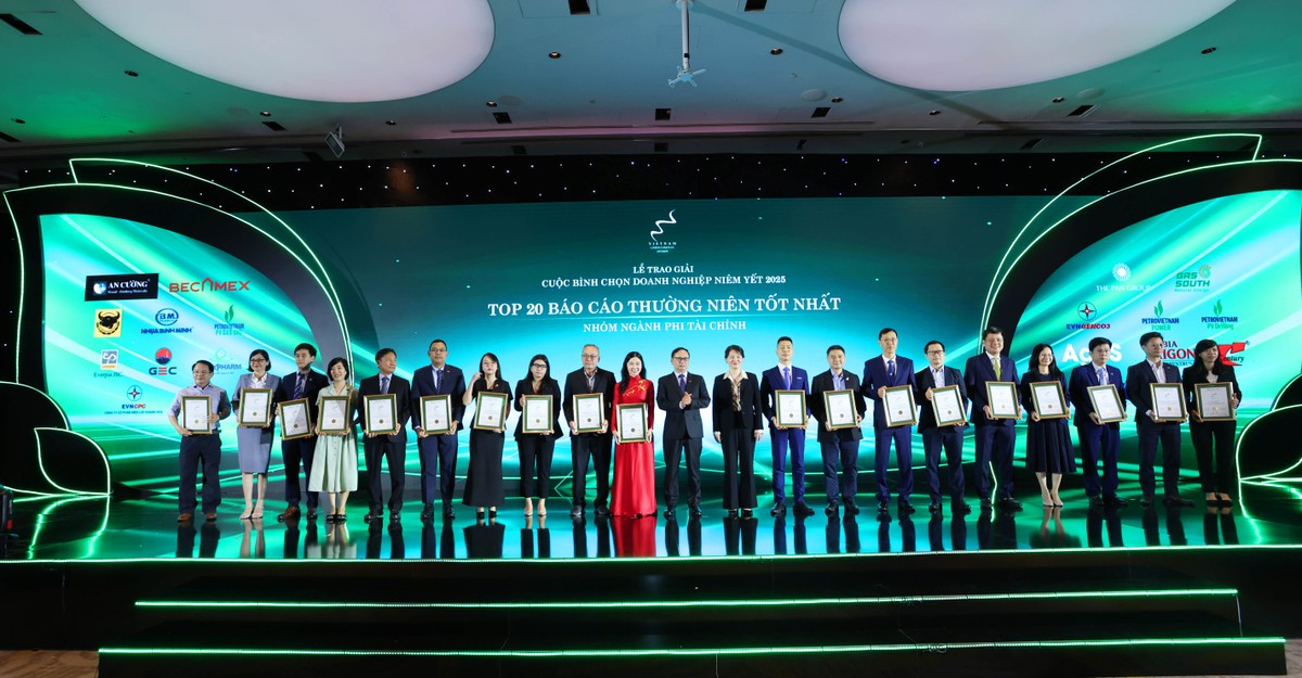 Top 20 báo cáo thường niên tốt nhất nhóm Phi tài chính (Ảnh: Lê Toàn)