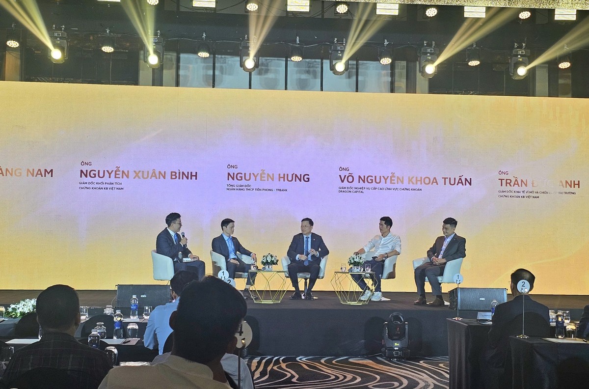 Các diễn giả chia sẻ tại sự kiện chiều ngày 10/04.