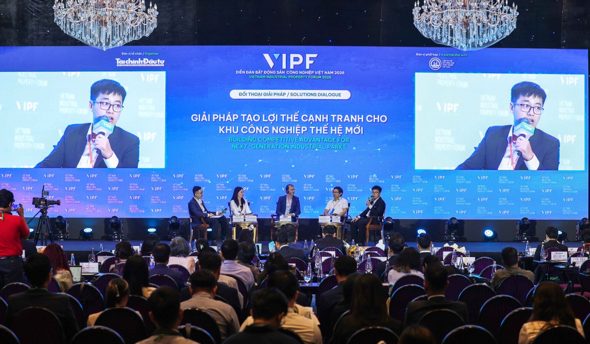 Các chuyên gia chia sẻ tại VIPF 2026 (Ảnh: Lê Toàn) Các chuyên gia chia sẻ tại VIPF 2026 (Ảnh: Lê Toàn)